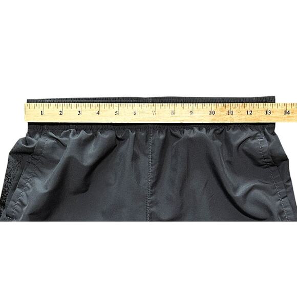 Under Armour Woven Graphic Loose Athletic Gray Shorts Boy's Large - Picture 4 of 8